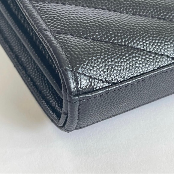 SAINT LAURENT MONOGRAM ENVELOPE WOC BLK GRAIN
DE POUDRE LEATHER - Picture 6 of 10